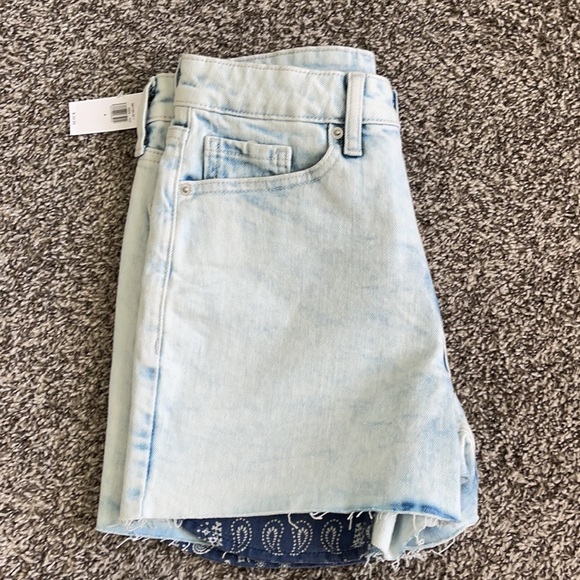 Old Navy O.G. Short - Picture 4 of 4